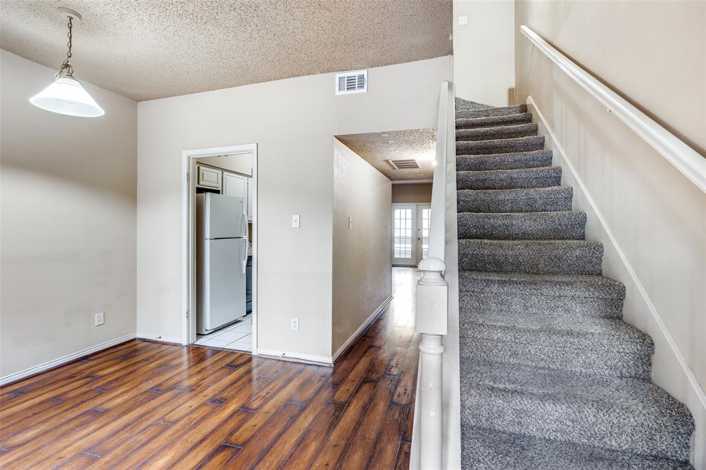 Woodlands 01 On Creek - Residential