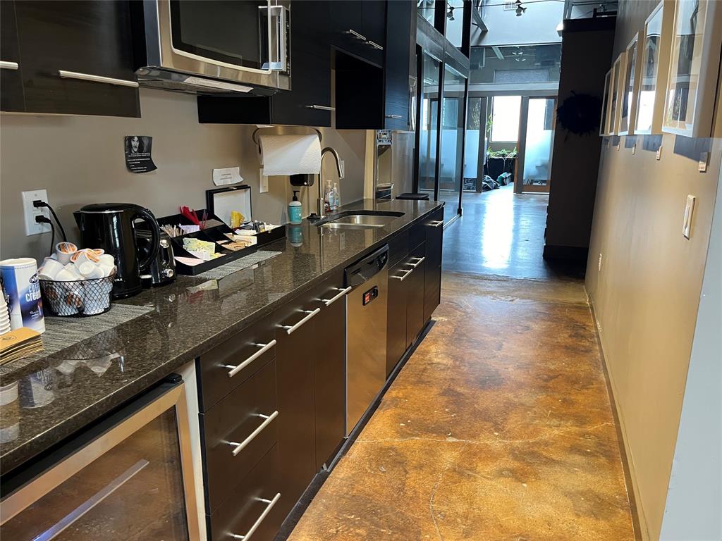 J BOPPS HOMESTEAD - Commercial Lease