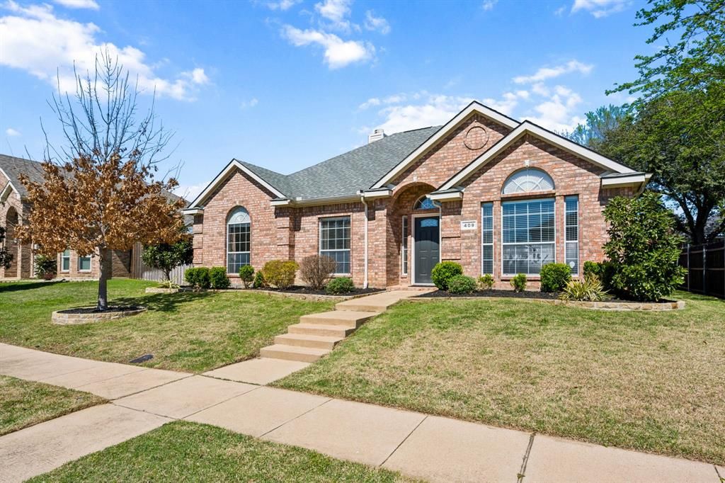 Photo of 409 Kyle Lane, Lewisville, TX 75067 (MLS # 21195067)