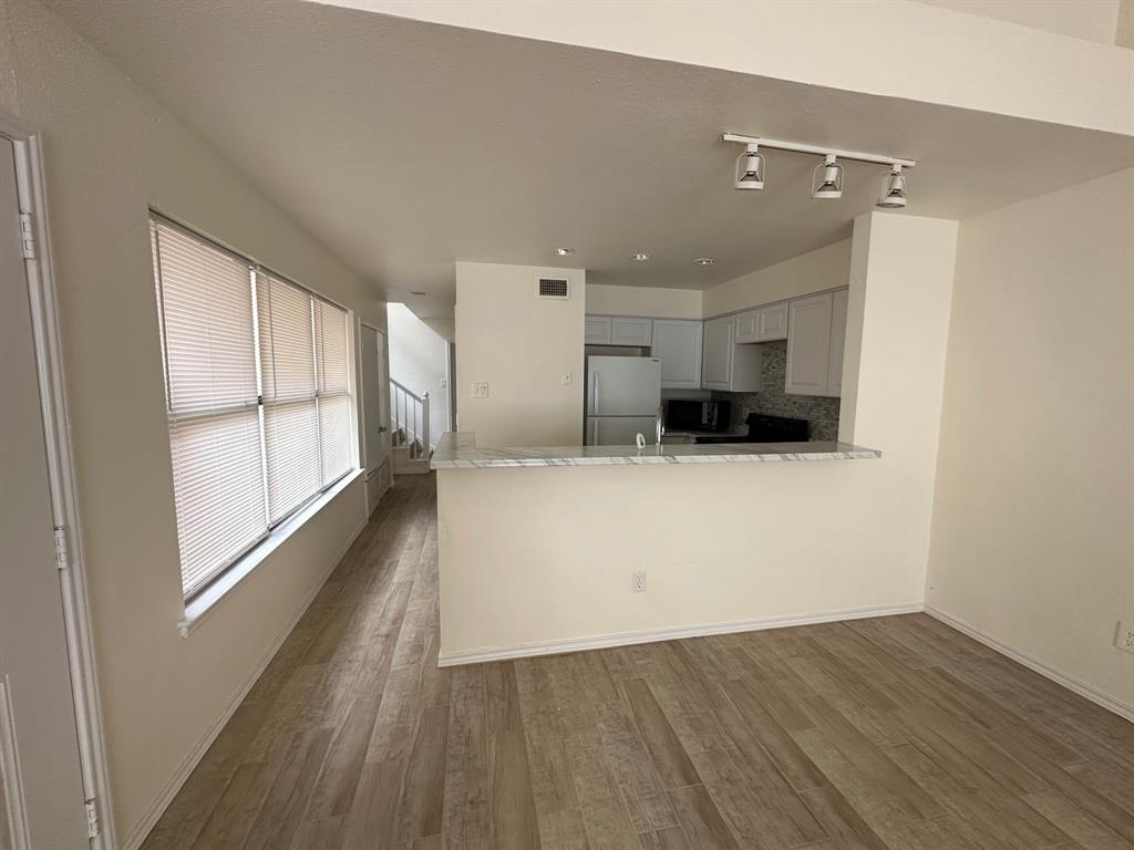 935 Fairbanks Circle