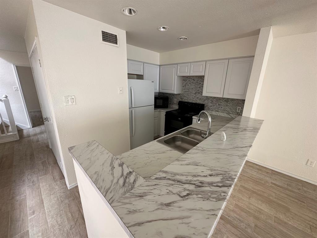 935 Fairbanks Circle