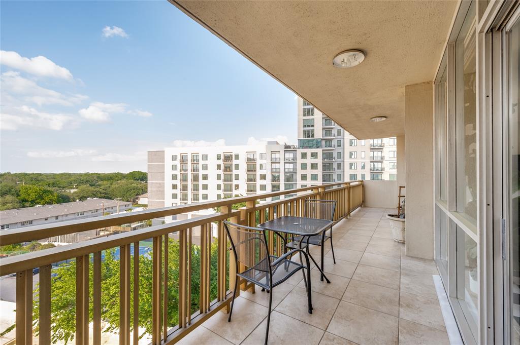 6211 W Northwest Highway 706