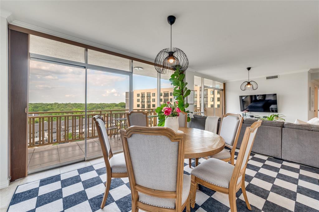 6211 W Northwest Highway 706