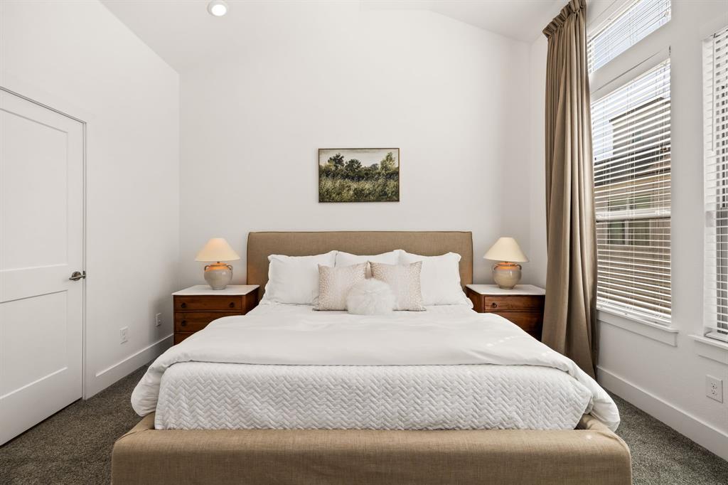 Roseland Condominium - Residential