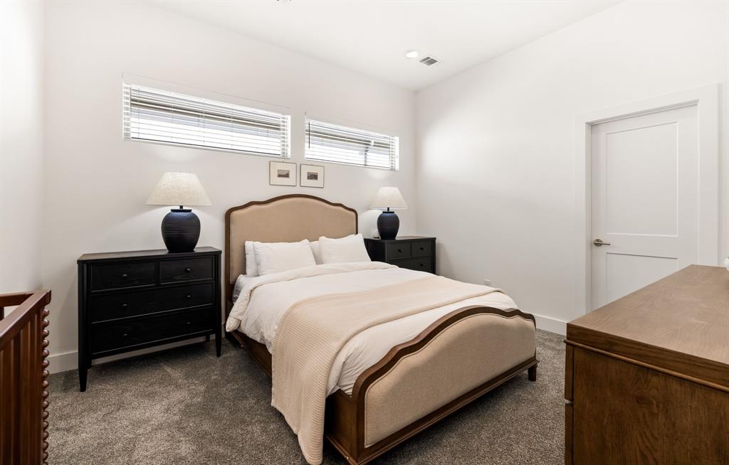 Roseland Condominium - Residential