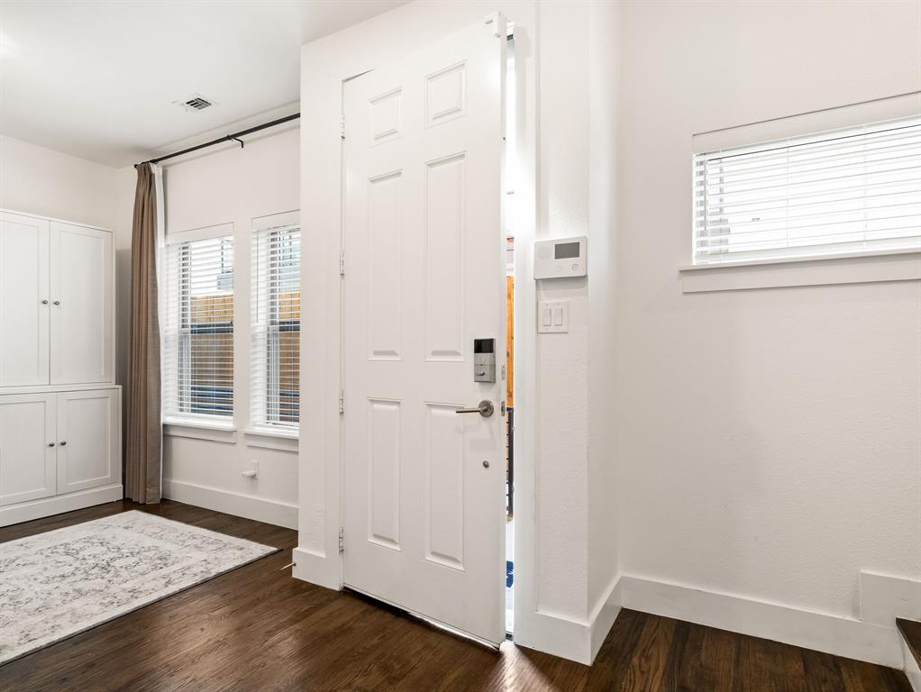 4222 Roseland Avenue 102