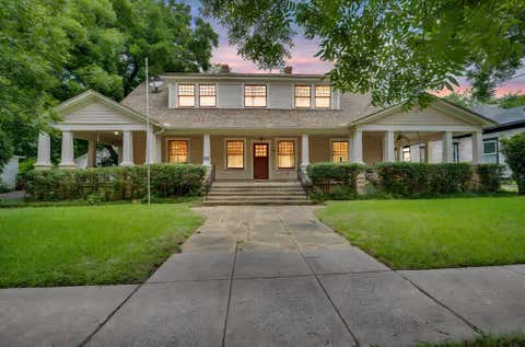Photo of 615 E Franklin Street, Hillsboro, TX 76645 (MLS # 21307578)