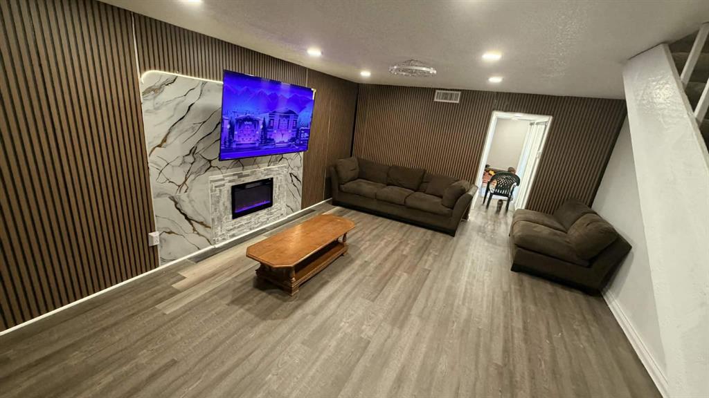 Meadowcreek Village Rev - Residential