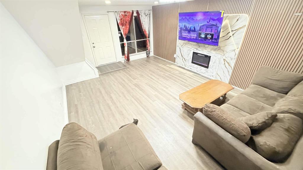 Meadowcreek Village Rev - Residential