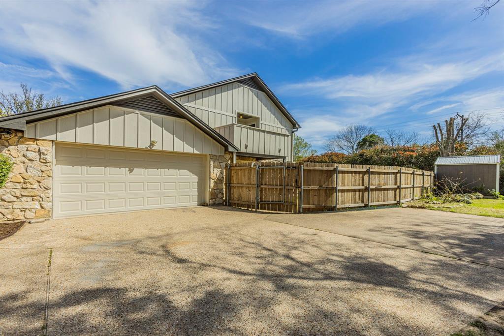 Harris Creek Ctry Estate - Residential