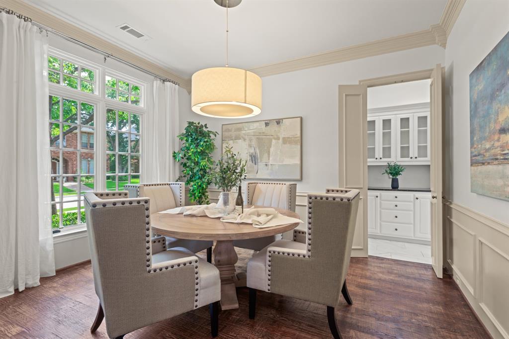 5937 Glendower Lane