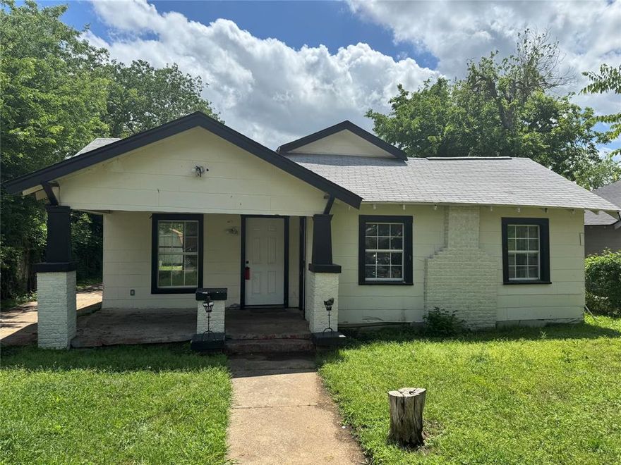 ****PRICED TO SELL!!!**** Welcome to COWTOWN!!!! This is a hidden gem in the heart of Fort Worth!!! Very close to TCU and just 5.7 miles from Top Golf!!! Very close to Sycamore park, Cobb Park and some of the best multi-cultural cuisine and BBQ in the City!!!! This cute starter home has so much potential, and with just a little TLC it could truly be a forever home. The owner recently remodeled several aspects of the home and you will notice that the original charm is still in tact. Your buyers will appreciate the flexibility of this property, especially with the master bedroom having access to the front porch and its own entry. Absolutely no HOA. Also, investors are highly encouraged to view and send offers!!!