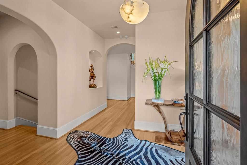 2336 Medford Court E