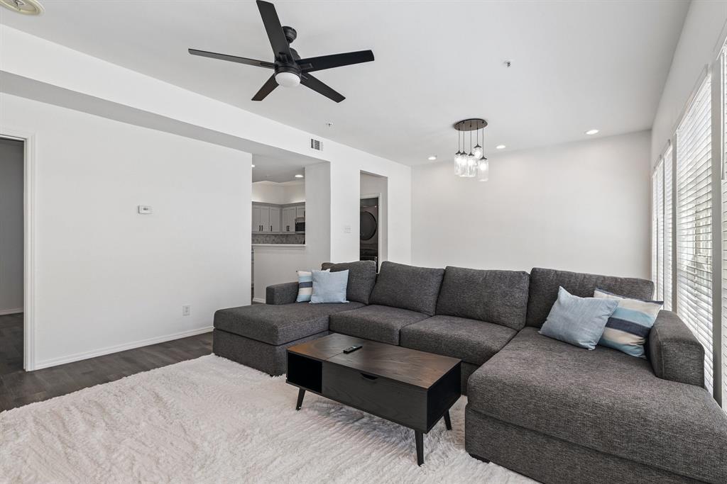 Hall Street Condo 4104 - Residential Lease