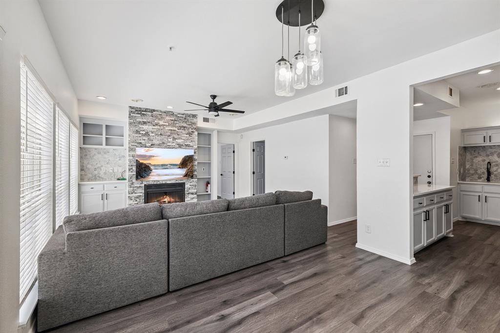 Hall Street Condo 4104 - Residential Lease