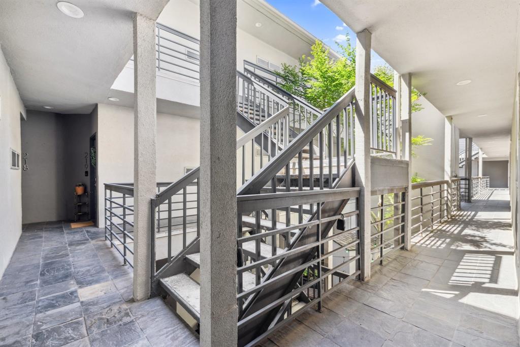 Hall Street Condo 4104 - Residential Lease