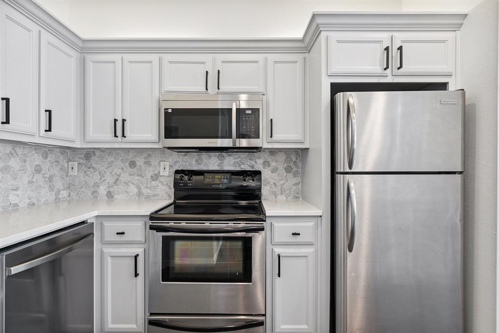 Hall Street Condo 4104 - Residential Lease