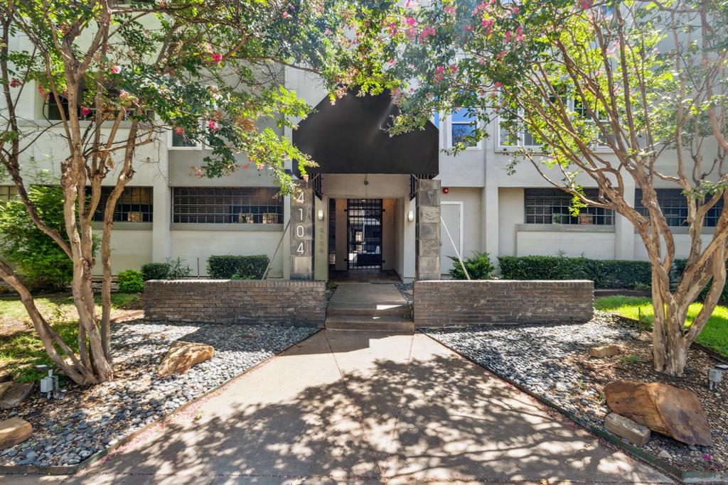 Hall Street Condo 4104 - Residential Lease