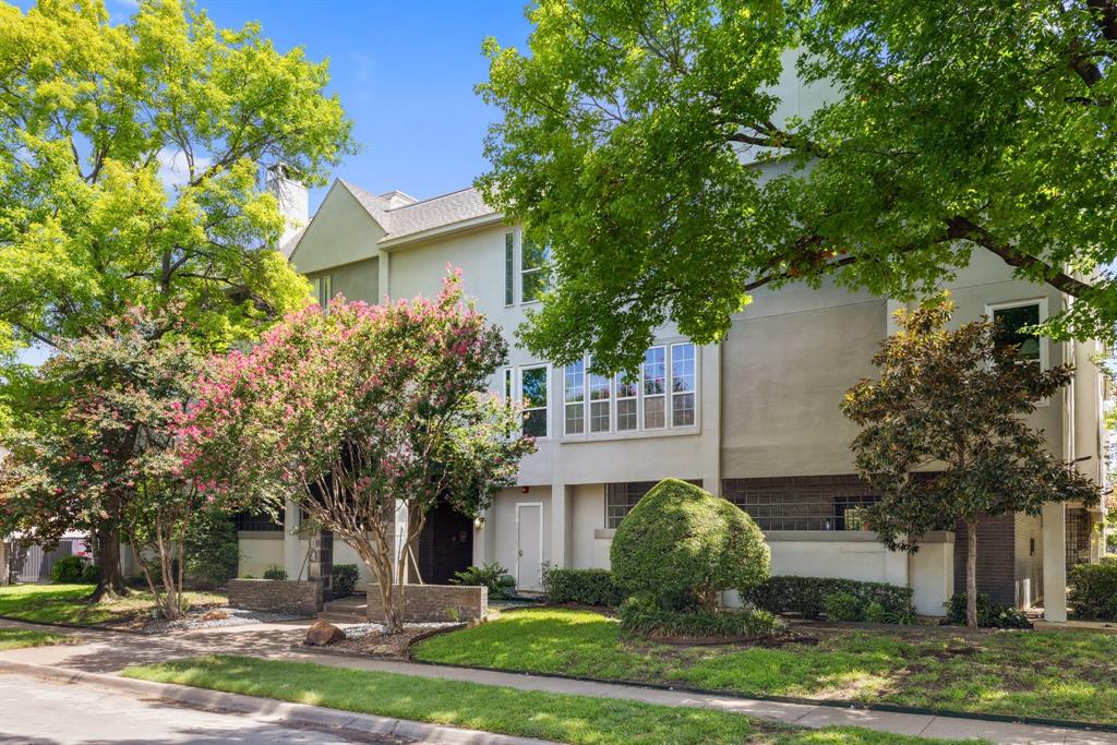 Hall Street Condo 4104 - Residential Lease