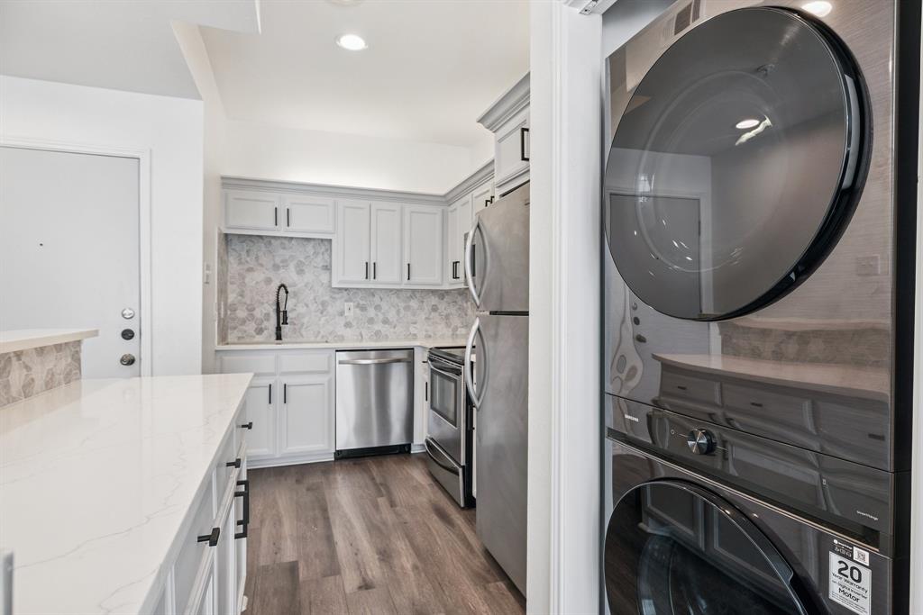 Hall Street Condo 4104 - Residential Lease