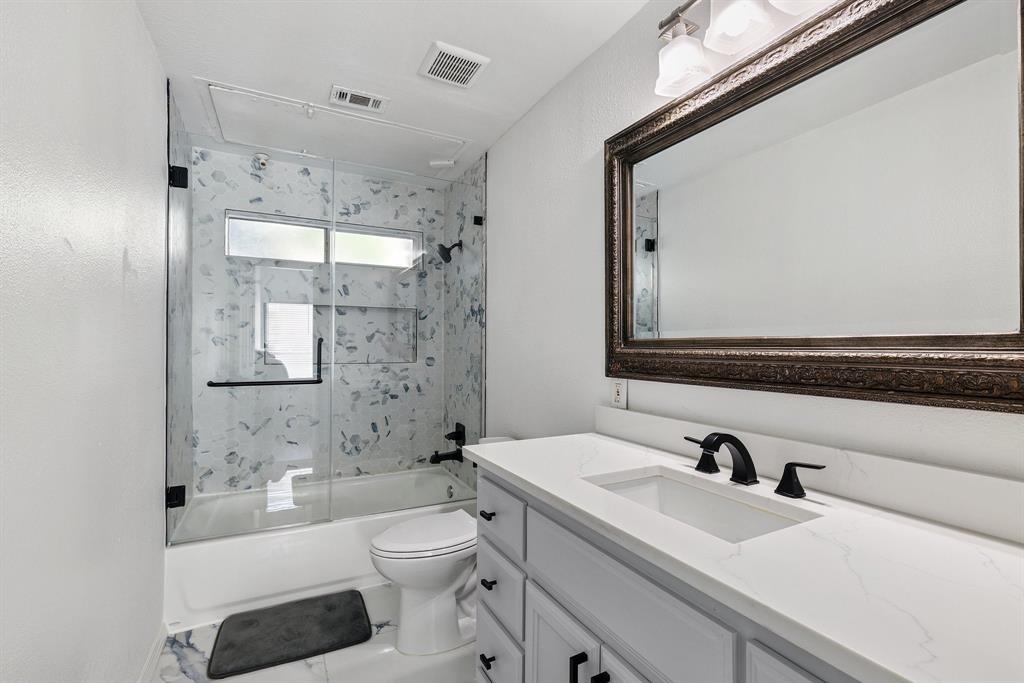 Hall Street Condo 4104 - Residential Lease