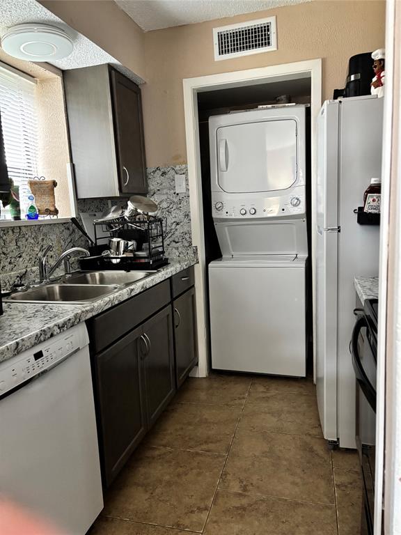 1603 N Garrett Avenue 100