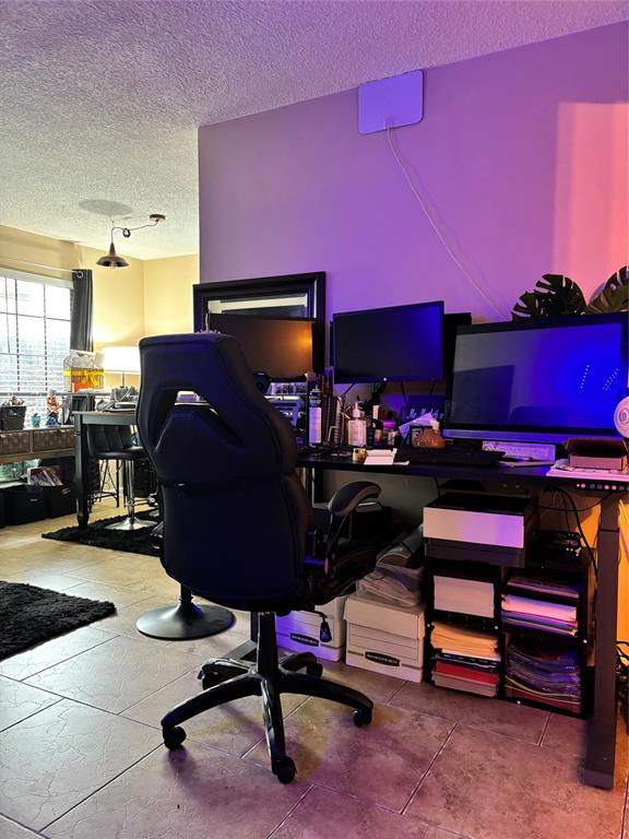 1603 N Garrett Avenue 100