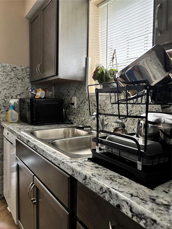 Garrett Park Condo - Residential