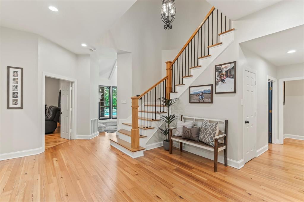 904 Mobley Road