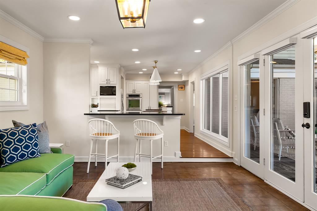 Wilshire Heights - Residential