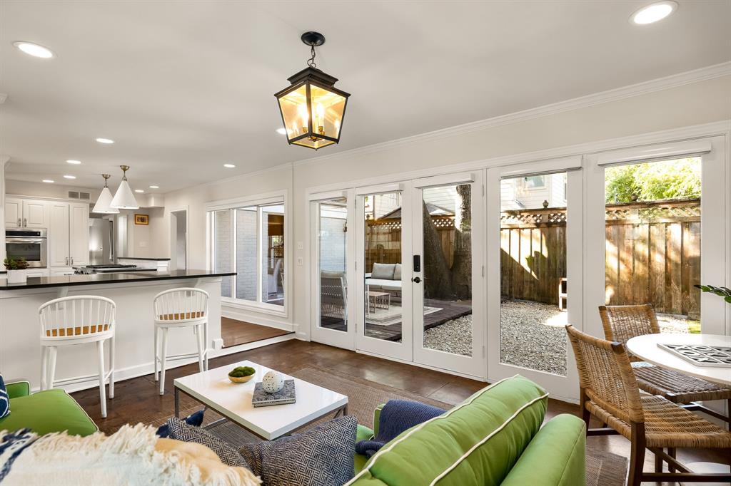 Wilshire Heights - Residential