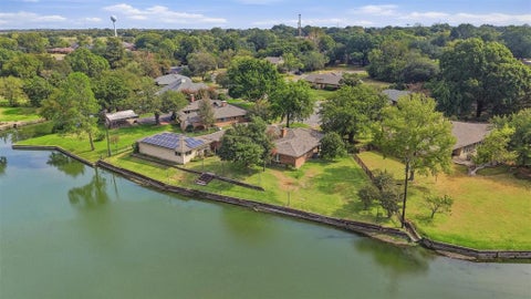 Photo of 1609 Lakewood Drive, Sherman, TX 75092 (MLS # 21400477)