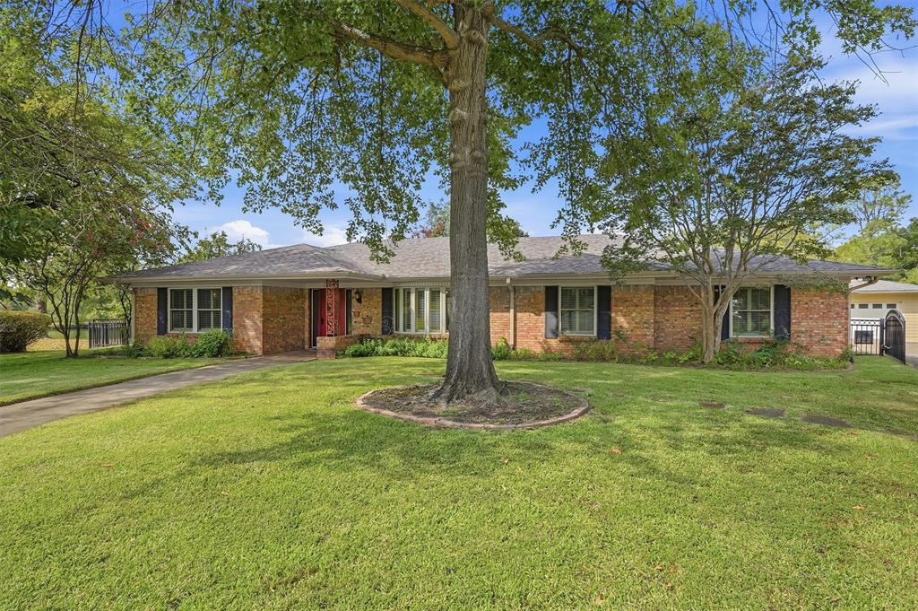 1609 Lakewood Drive