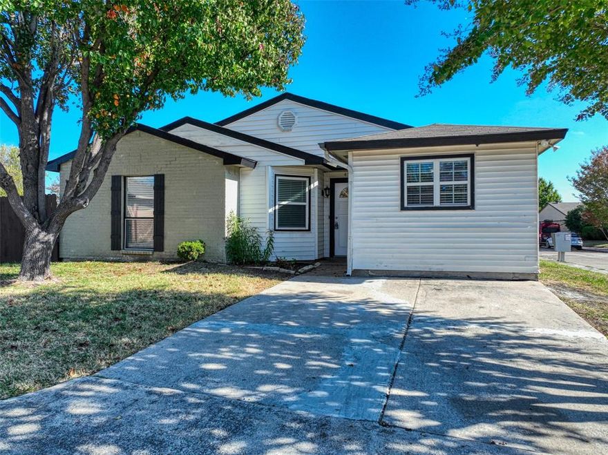 This 4 Bedroom home has been transformed through an extensive remodel! A new roof was installed in December 2025 after pictures were taken. The kitchen has been renovated with all new quartz kitchen counter tops, designer marble back splash, large stainless kitchen sink, kitchen faucet, cabinets painted white, cabinet bar handles, and garbage disposal. The kitchen also has all stainless steel appliances, including a dishwasher, stove-oven, and microwave. The bathroom has been renovated with new quartz vanity counter tops, bathroom fixtures, and bathroom faucet. The entire home has new ceiling fans, light fixtures, doorknobs, and 2 inch faux wood window blinds. The sliding glass door was replaced in 2023. The interior and exterior have been freshly painted. In addition to 4 bedrooms, there is an additional bonus room that could be used as an office, shop, or storage. Get this 4 Bedroom home before it's gone