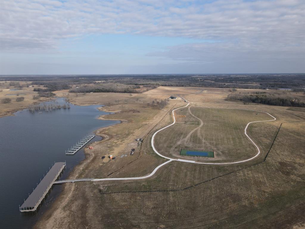 The Peninsula - Land