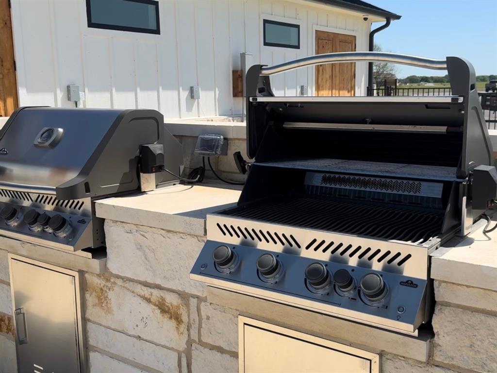 The Peninsula - Land