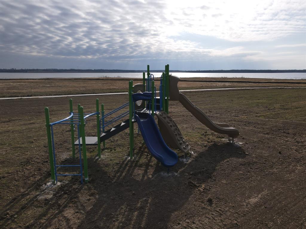 The Peninsula - Land