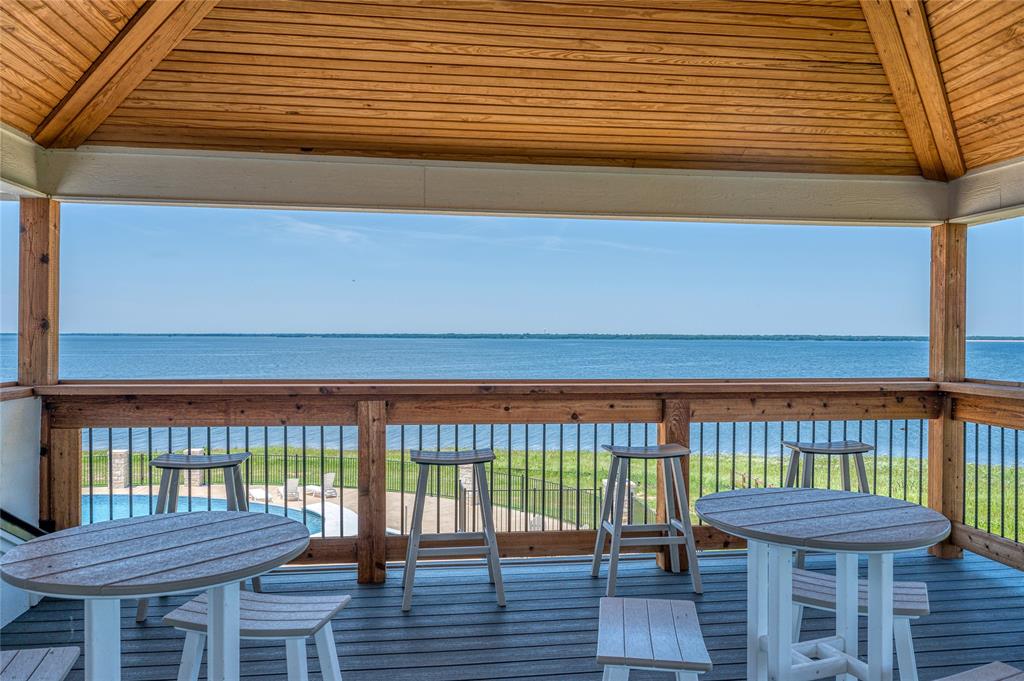 The Peninsula - Land