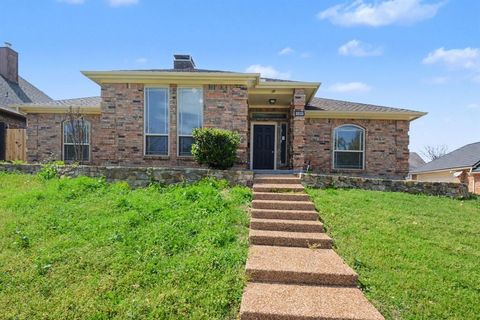 3233 David Drive Hurst TX 76054