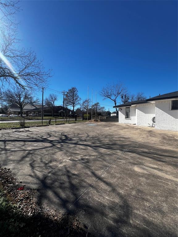 Brasher Add - Commercial Sale