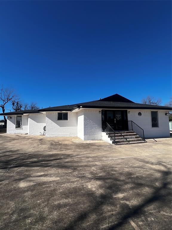 Brasher Add - Commercial Sale