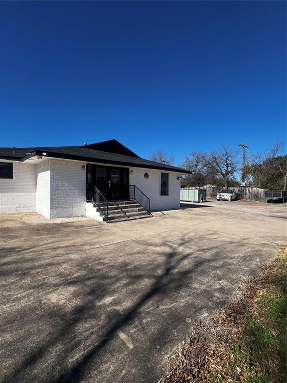 Brasher Add - Commercial Sale