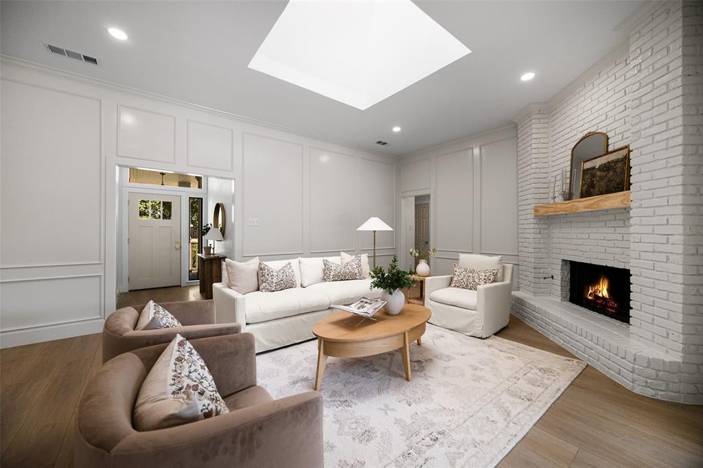 6505 Apple Valley Place