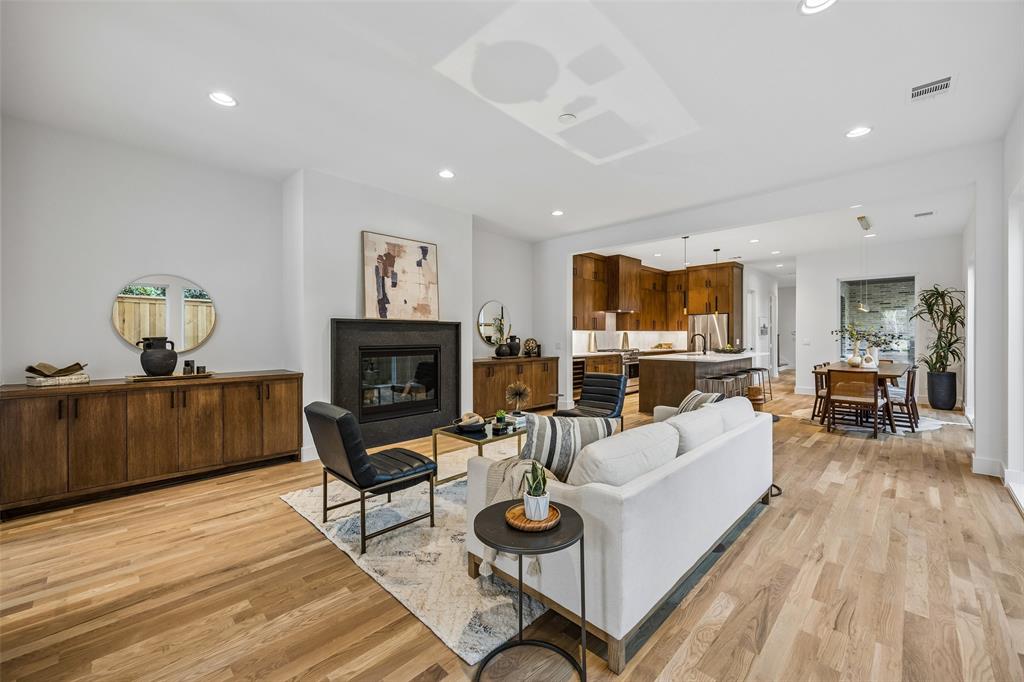 5526 Ellsworth Avenue