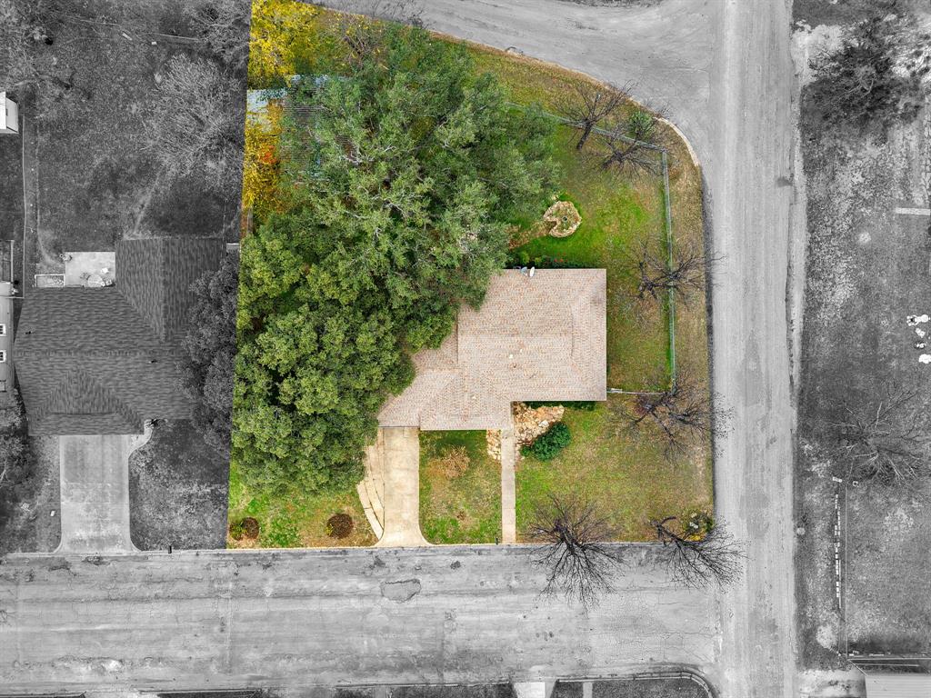 1002 W Woodlawn Street