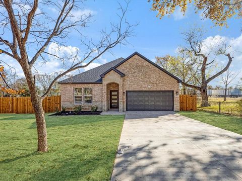111 W Farmers Road Seagoville TX 75159