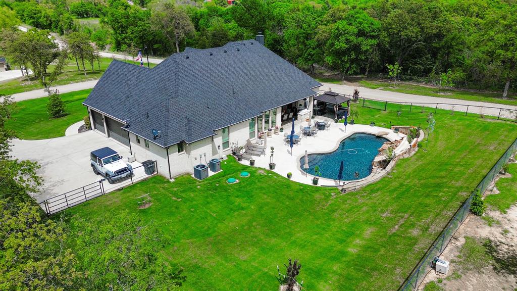 1007 Glenoaks Drive