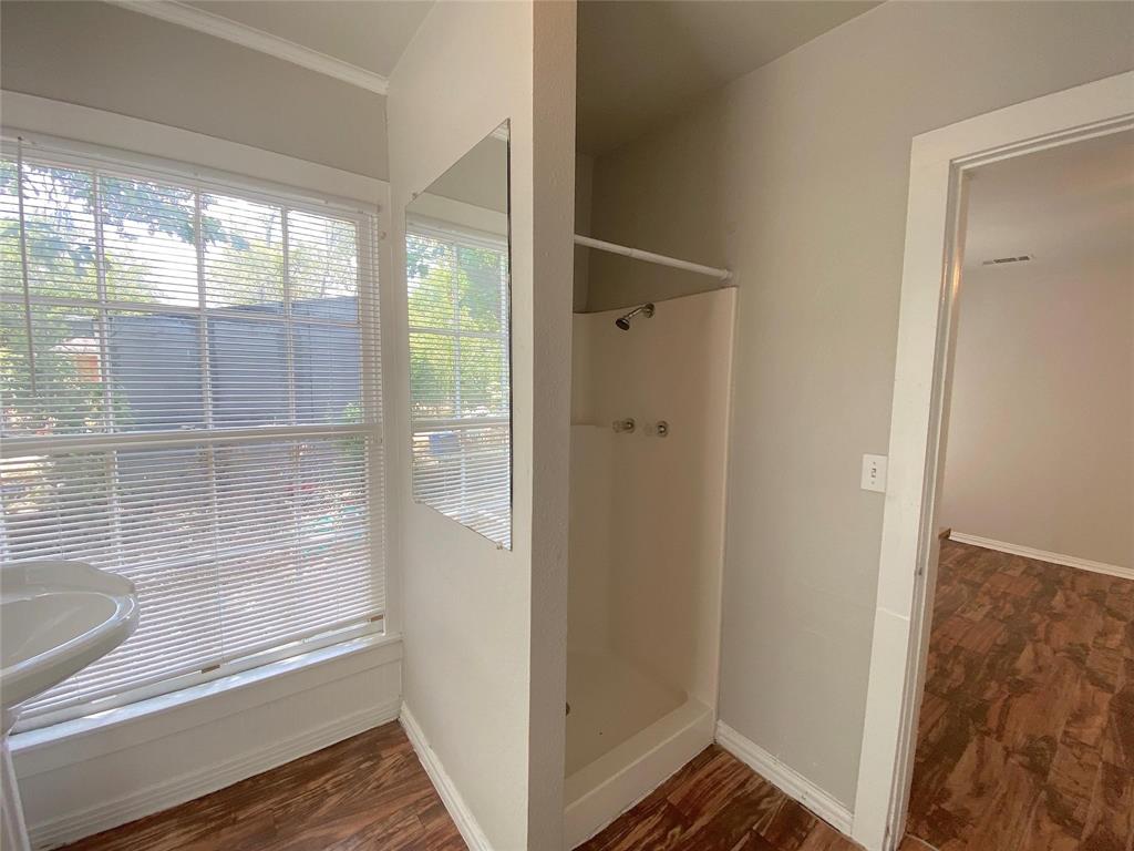 Dallas Land & Loan 03 - Residential Lease