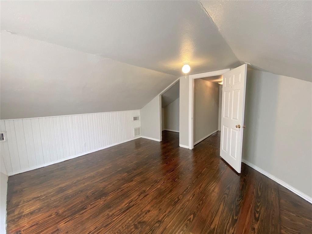 Dallas Land & Loan 03 - Residential Lease