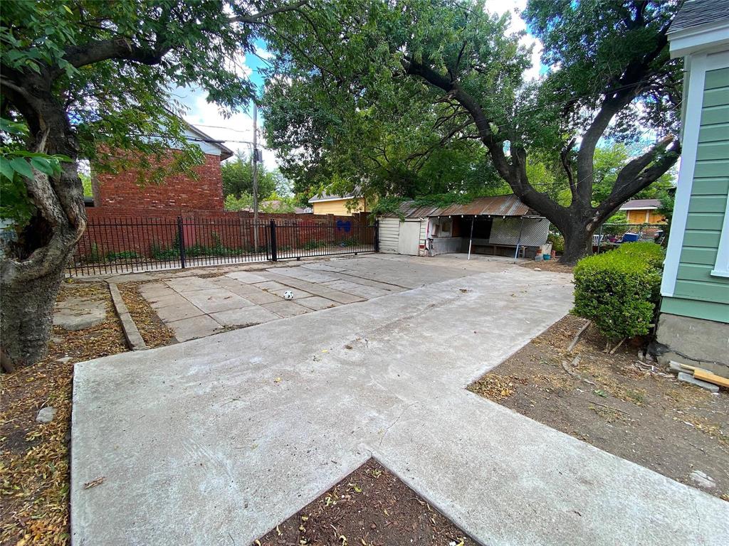 Dallas Land & Loan 03 - Residential Lease